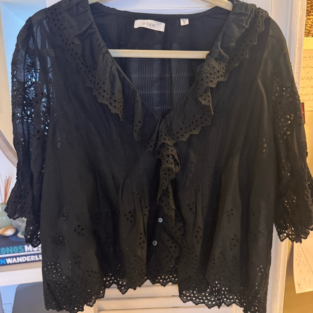 Doen Henri Top in Black Eyelet - Picture 4 of 5